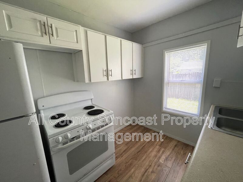 1830 27th Ave N unit # E – photo 2
