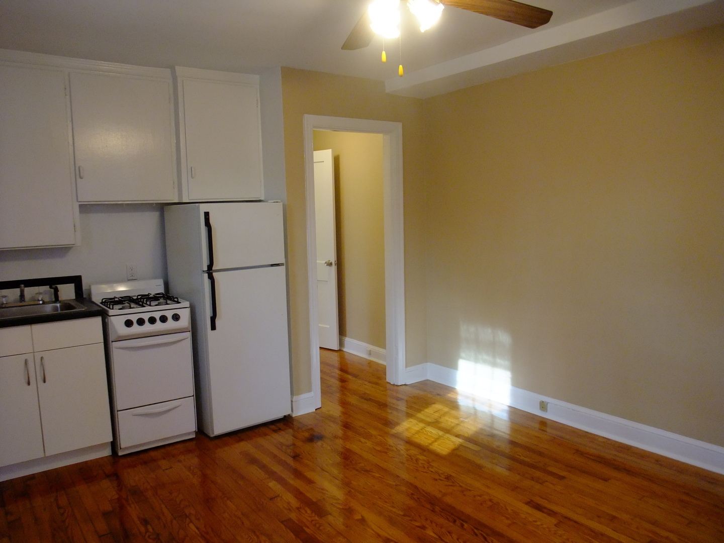 8401 Greenwood Ave unit 1 – photo 1