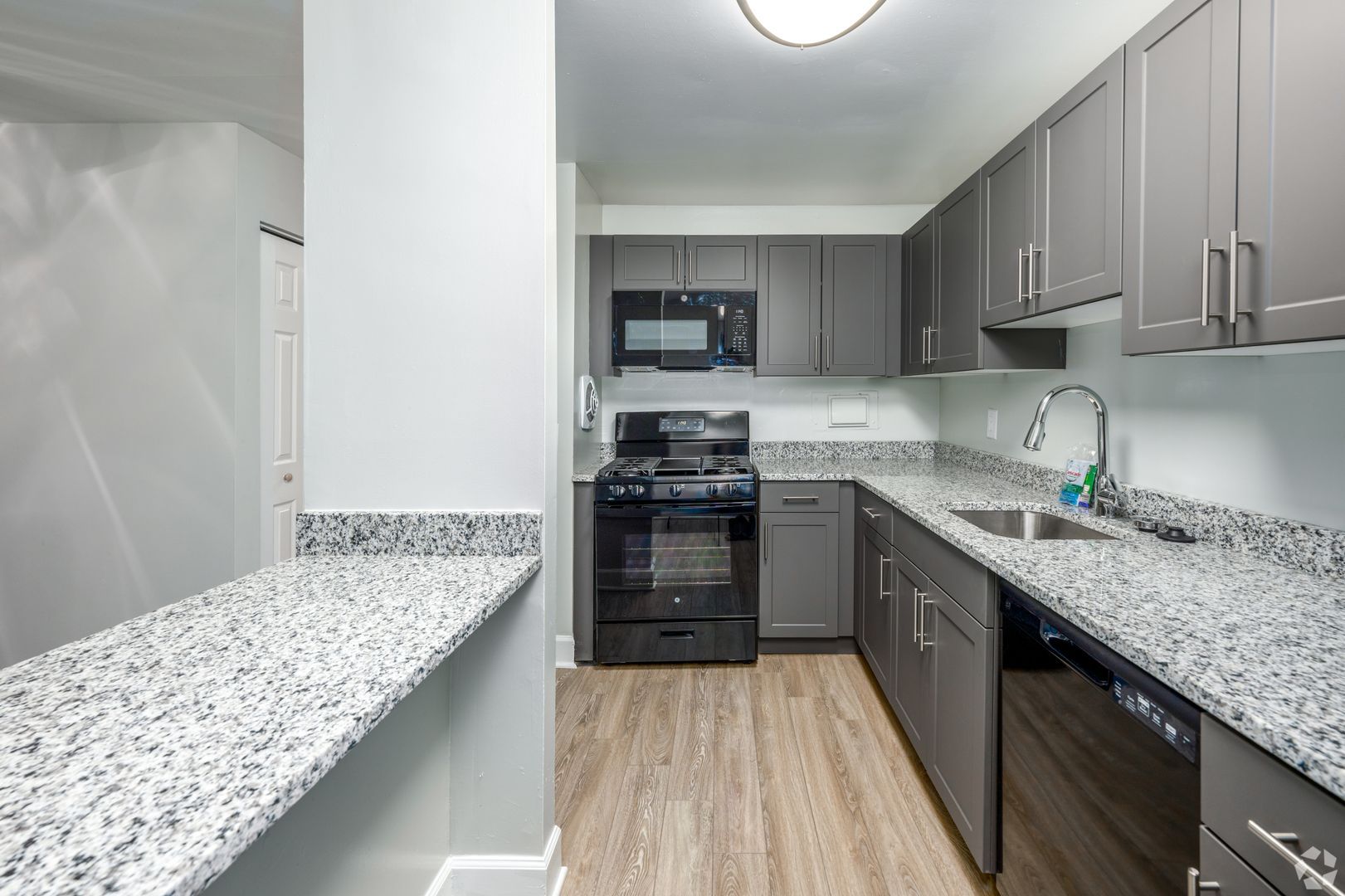 3331 Hewitt Ave unit 3351 #002 – photo 2