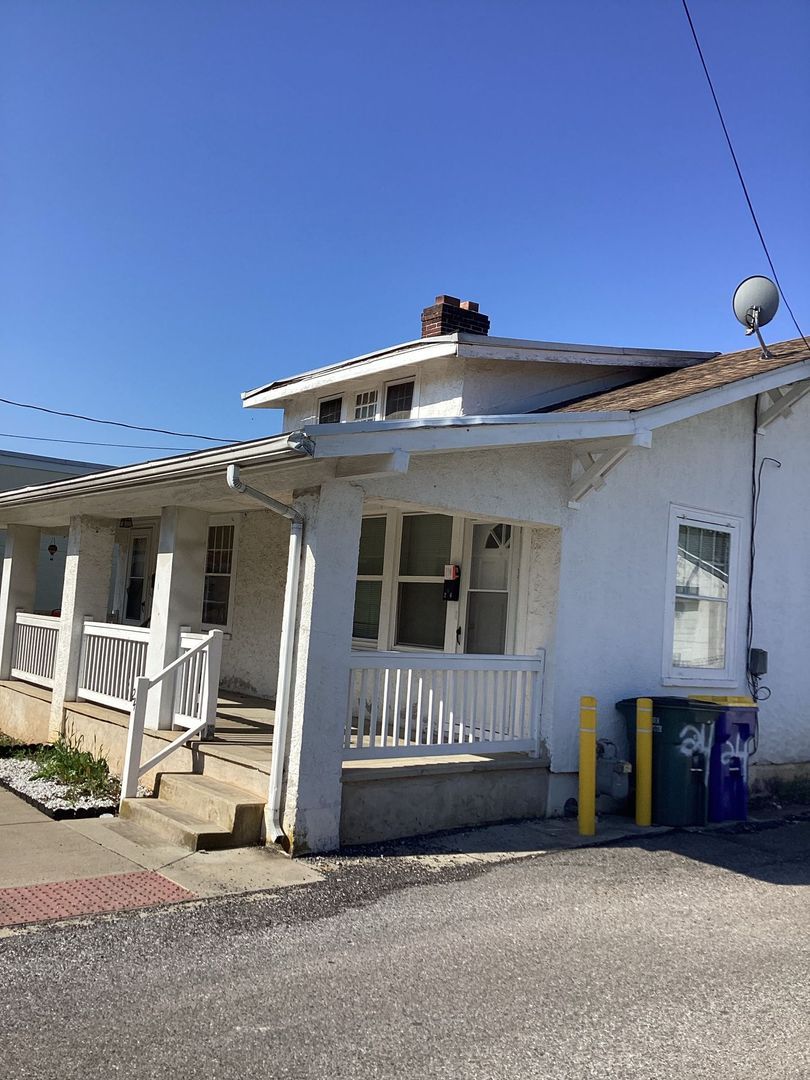 24 N Diamond St – photo 1