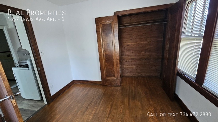4910 Lewis Ave – photo 4