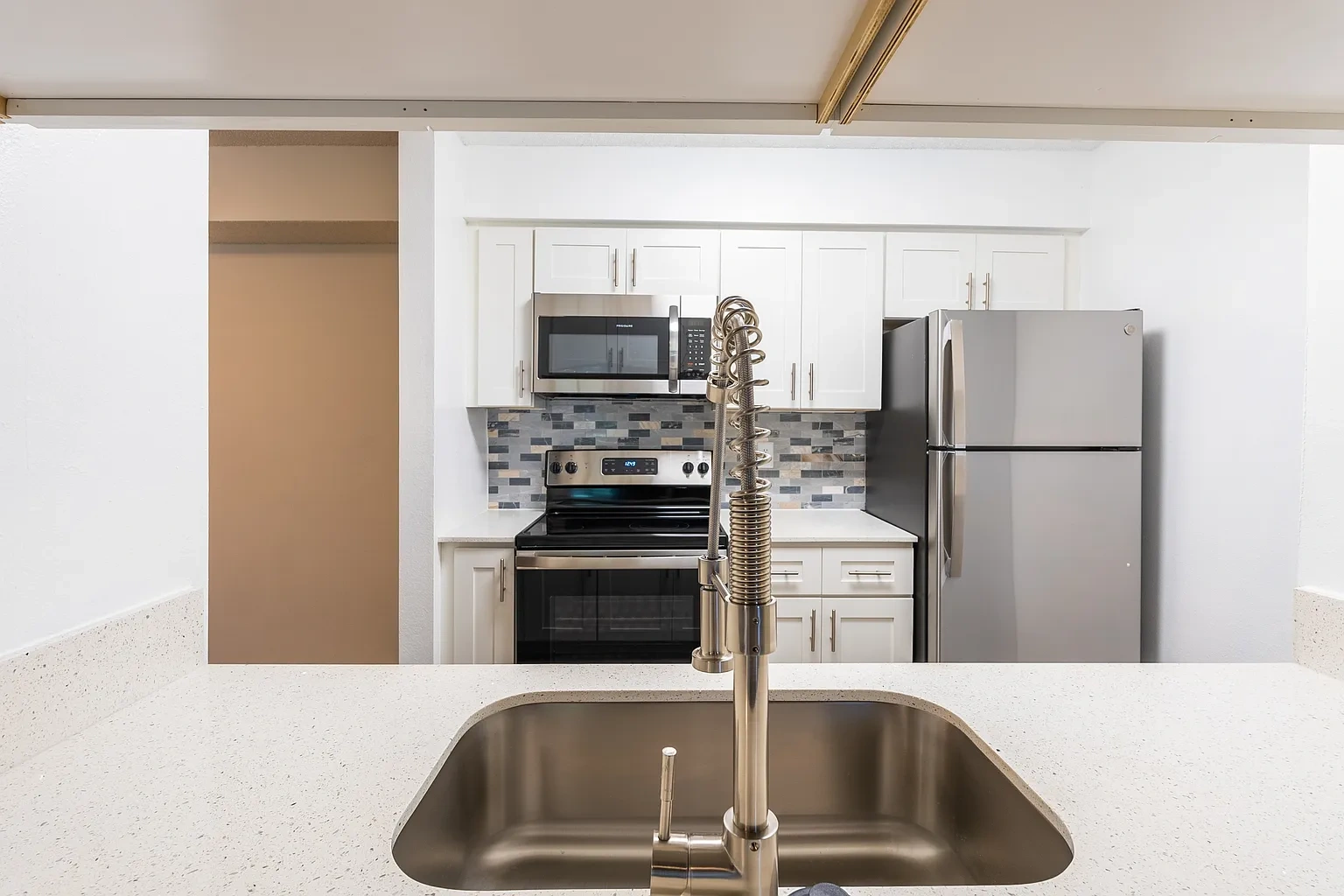 Fisherman's Landing Apartment Homes – photo 4