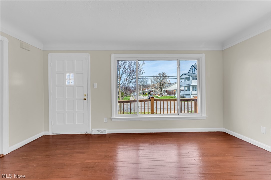 10518 Langton Ave – photo 3