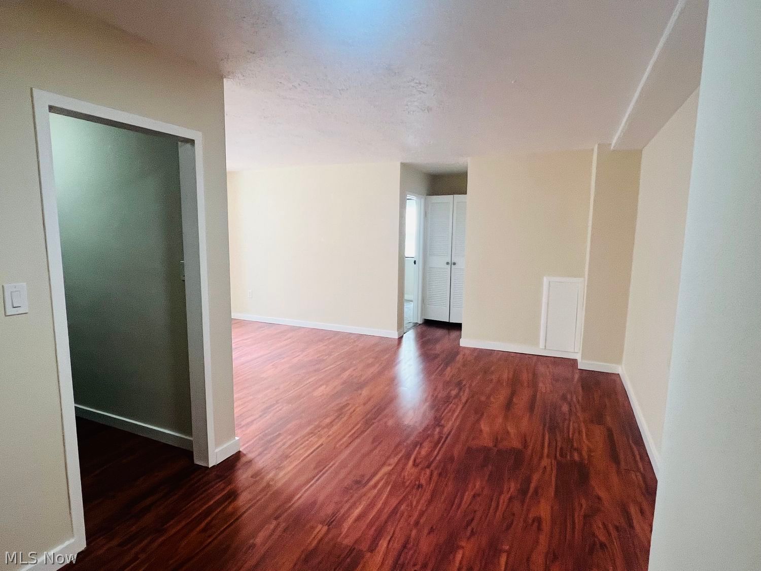 11720 Edgewater Dr unit 908 – photo 3