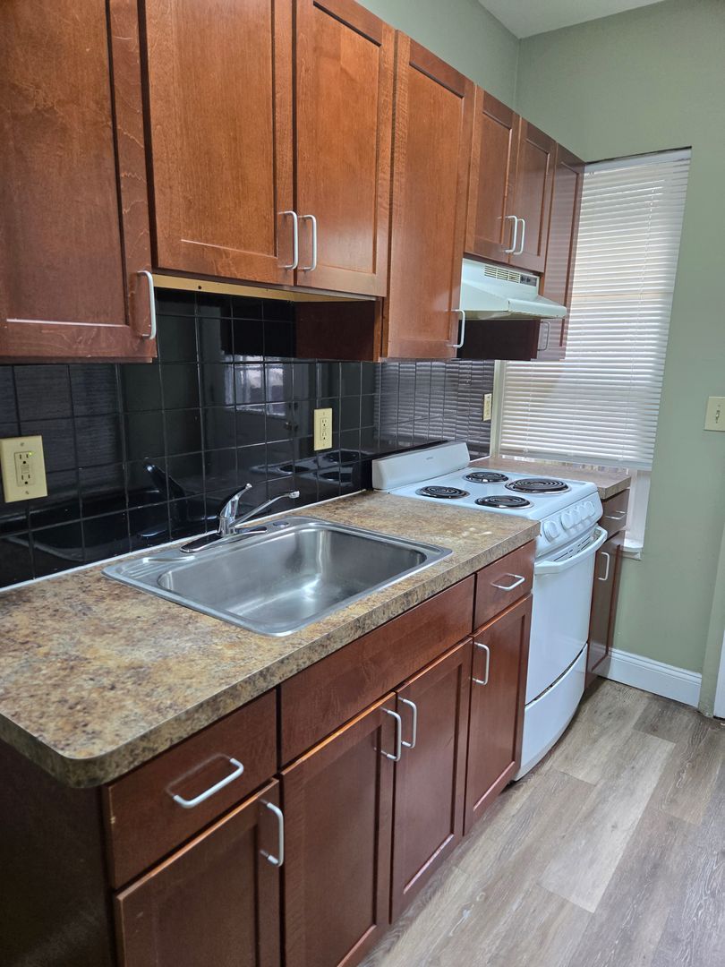 409 N Refwal St – photo 1