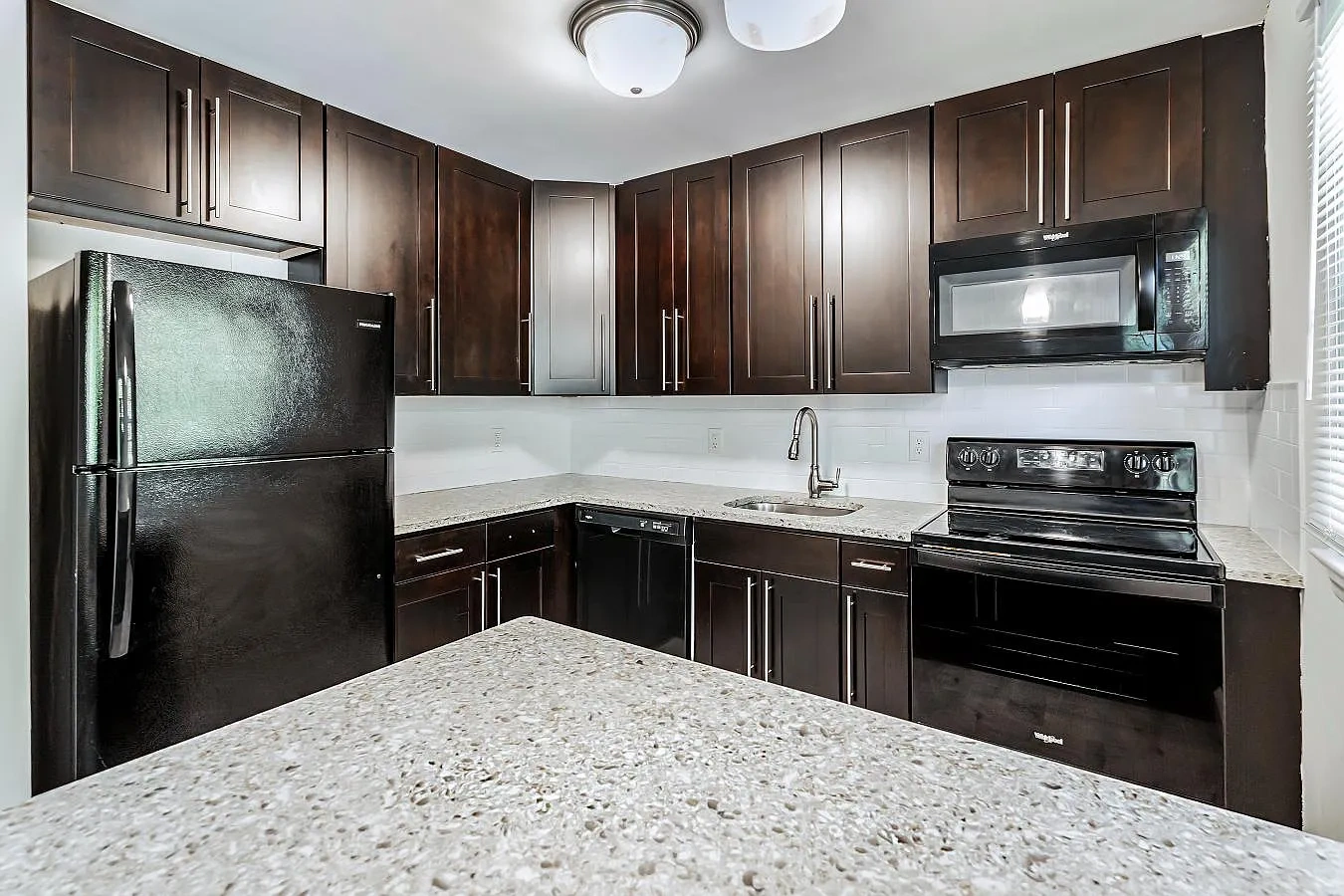 Newtonian Garden Apartments – photo 4