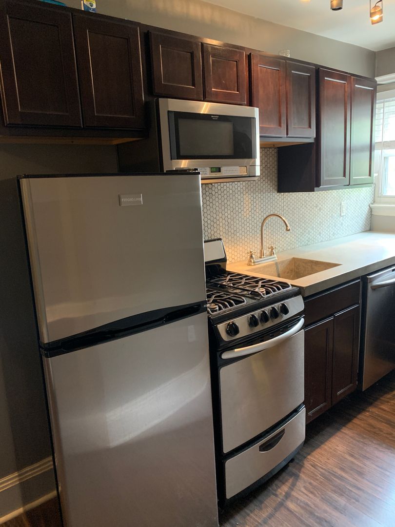 302 S Negley Ave unit 5 – photo 1