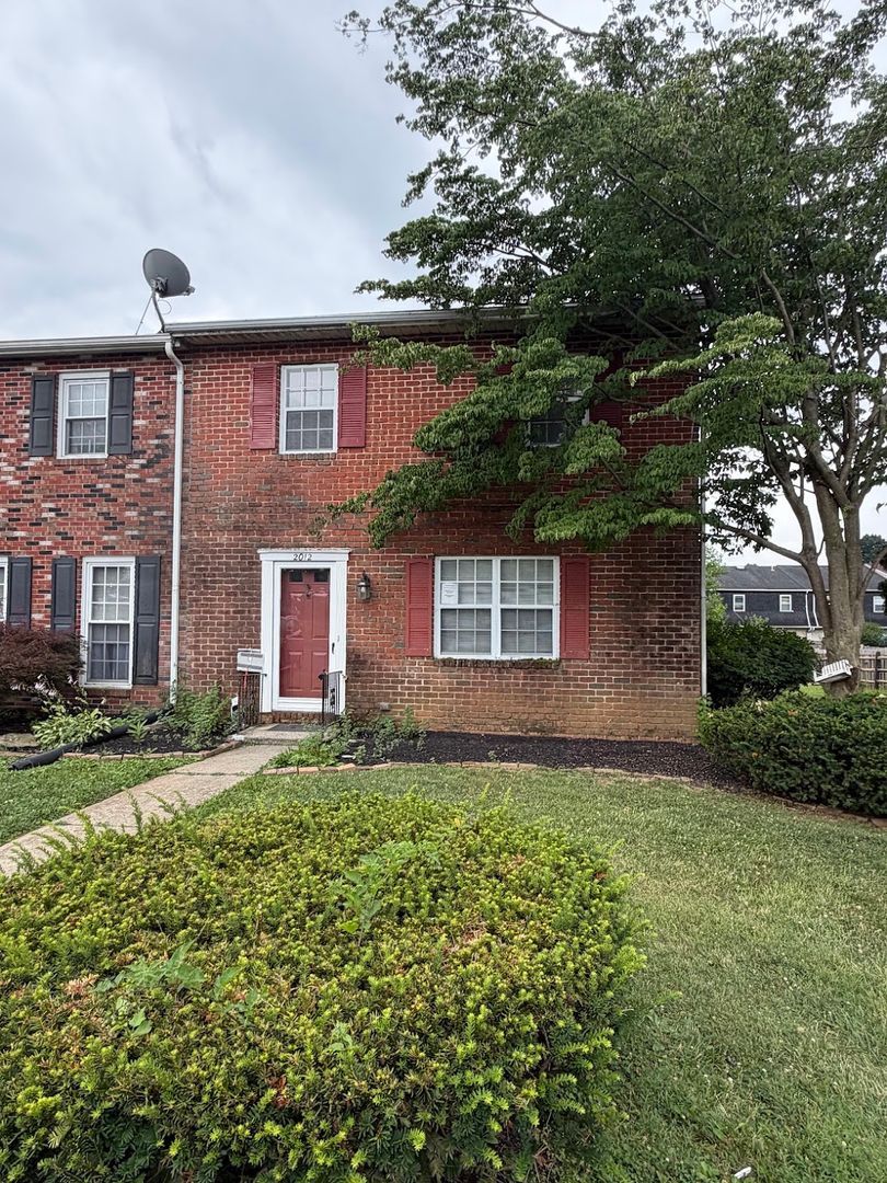 2012 Hale Ct – photo 1