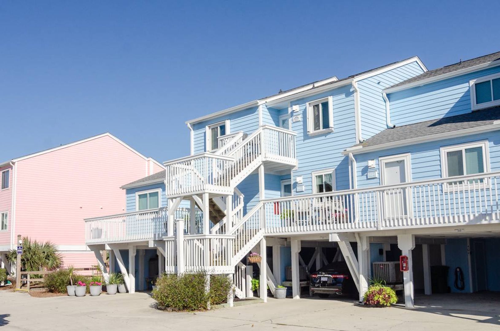 403 Dolphin Ct – photo 2