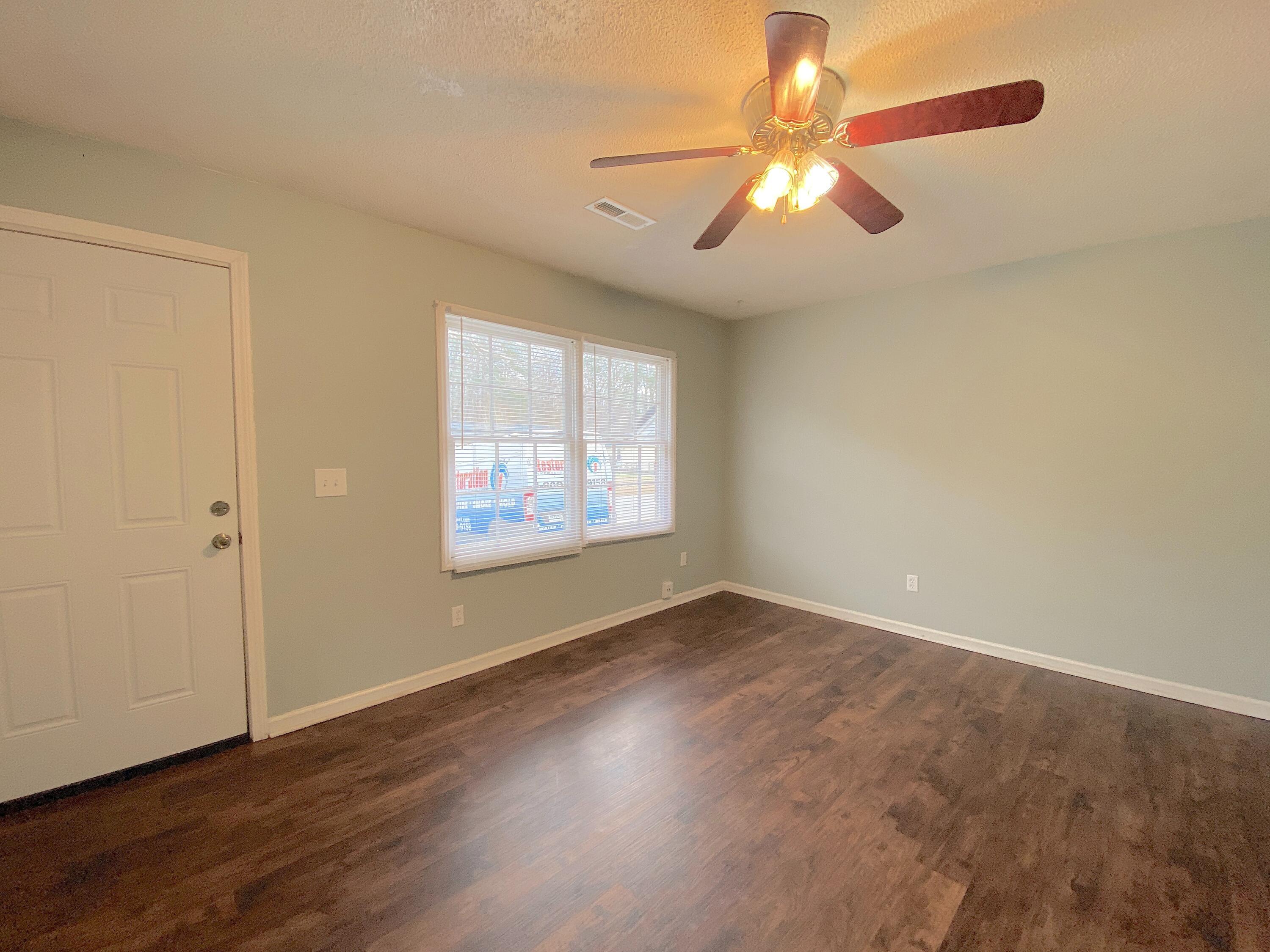 109 Red Cedar Dr – photo 3