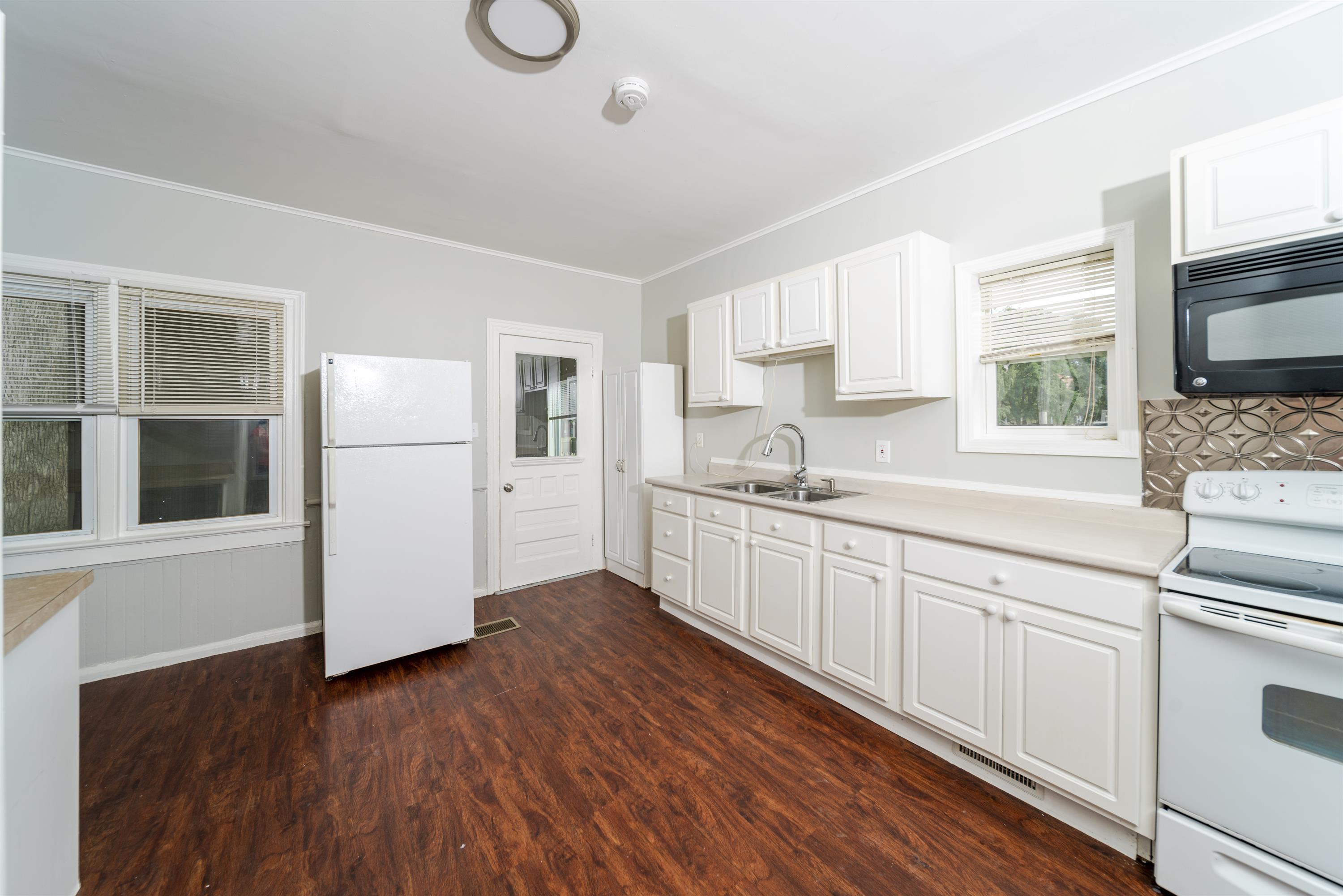 28 Lancaster St – photo 5