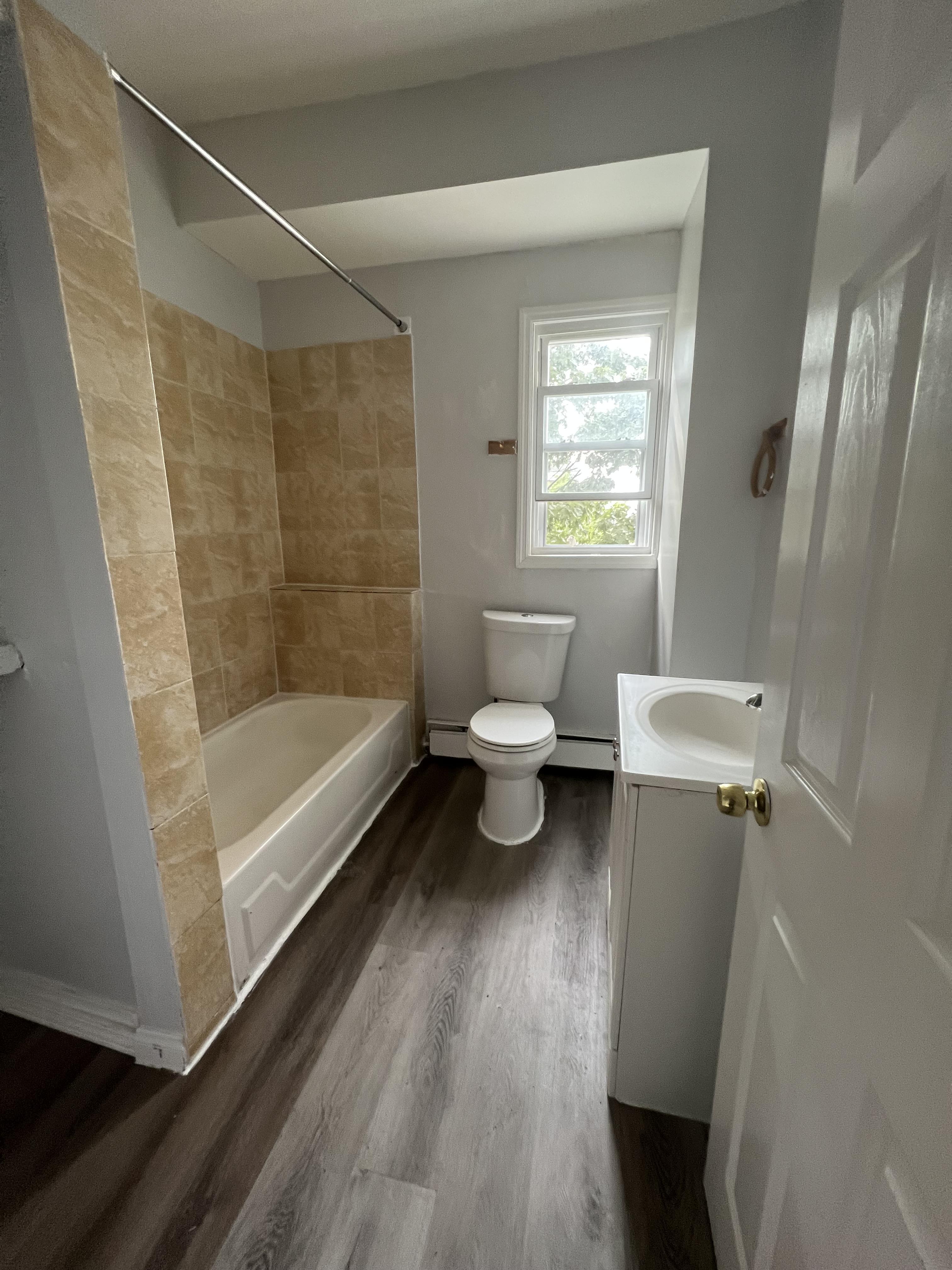 166 Chancellor Ave unit 1BR – photo 2