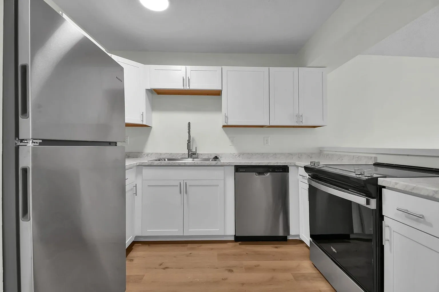 Coventry Apartments – photo 3