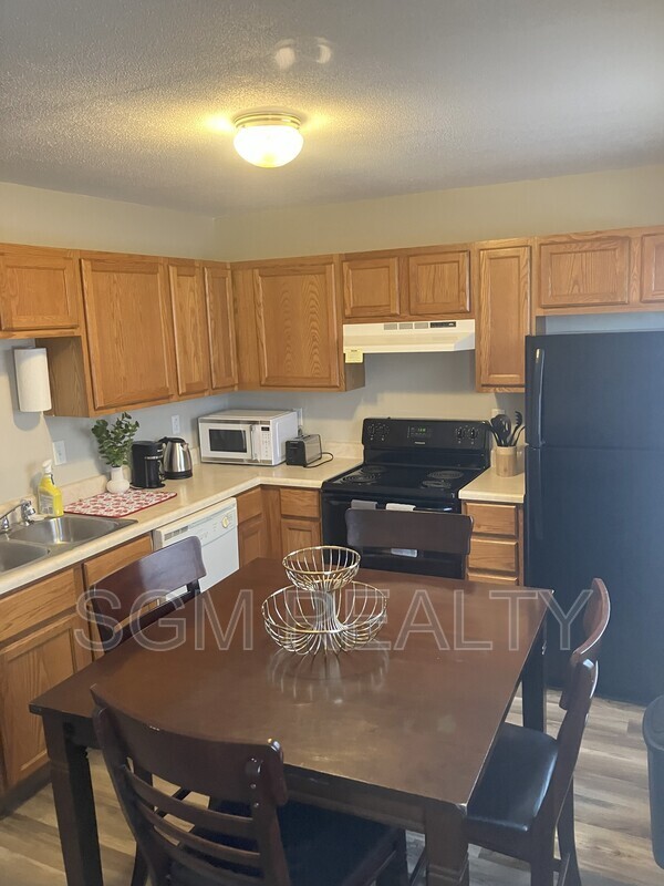 1009 Belle Valley Dr unit 10 – photo 4
