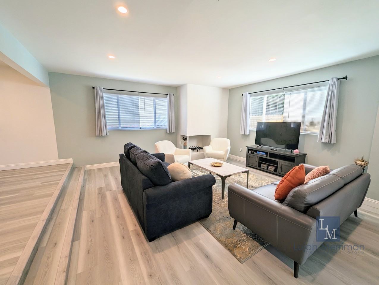 219 Loma Ave unit 7 – photo 2