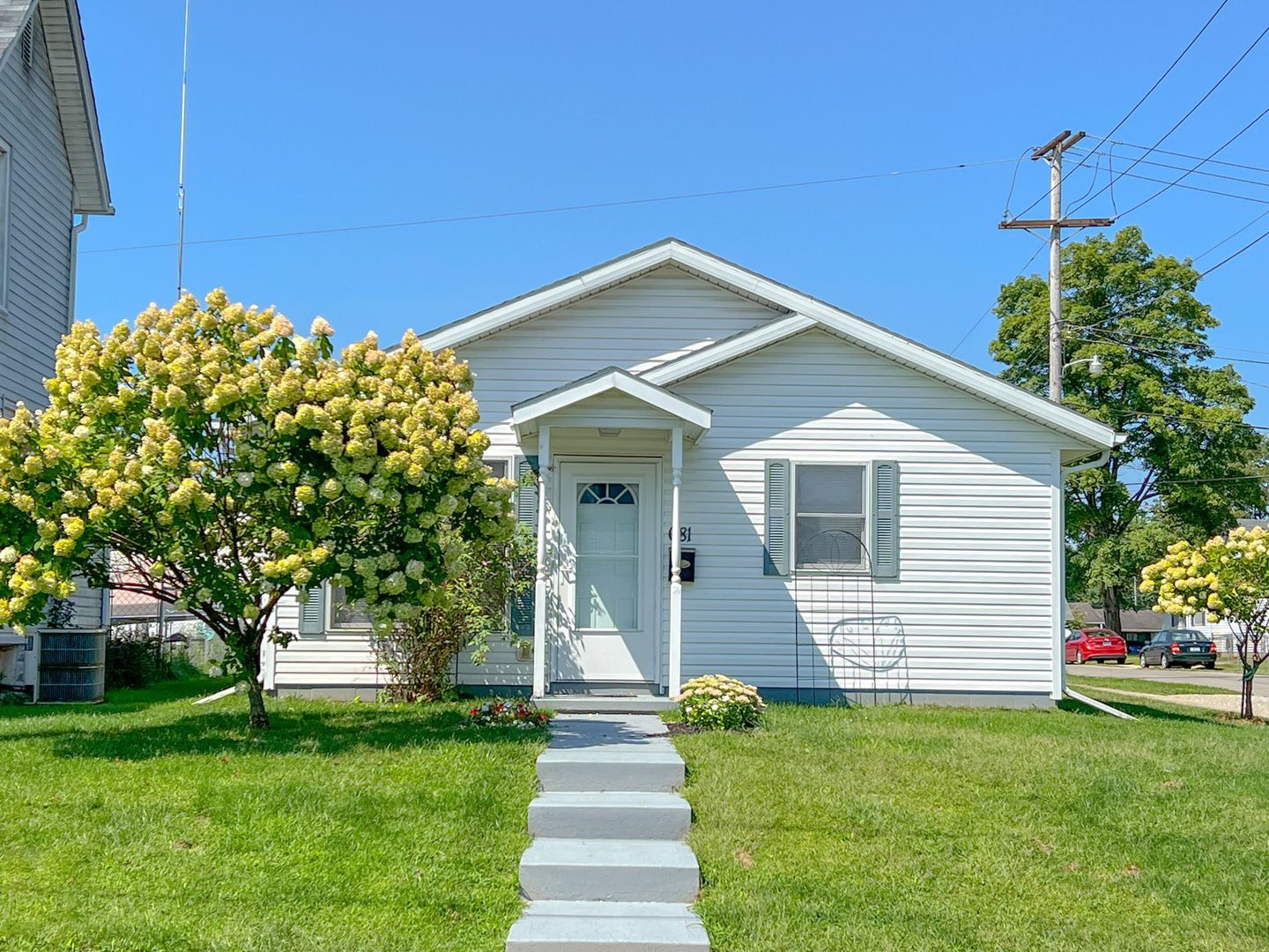 681 Maple Ave – photo 1