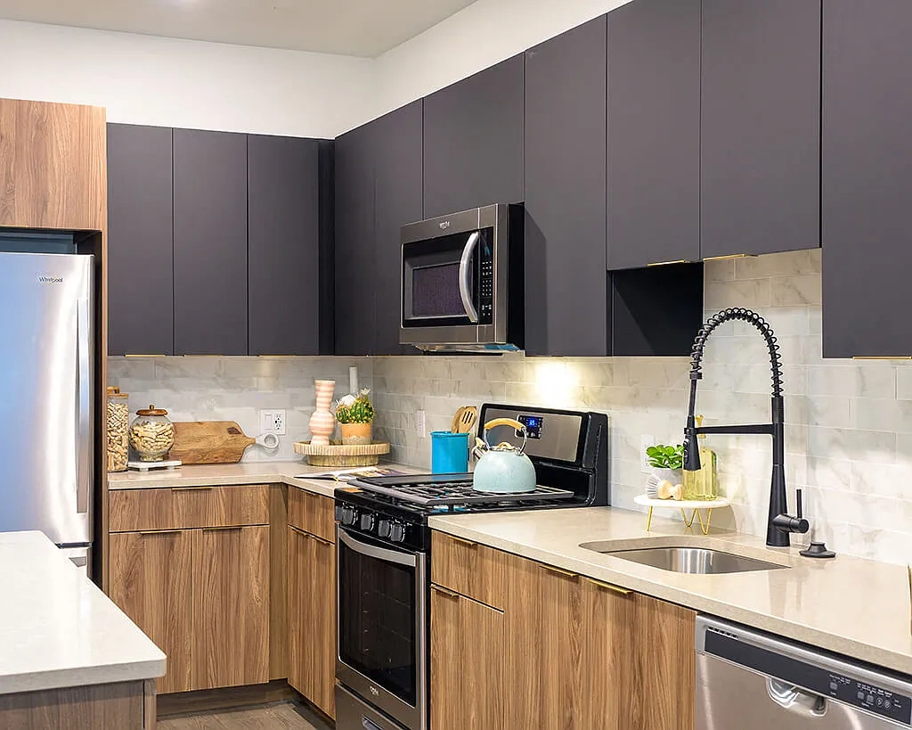 V2 Apartments – photo 4