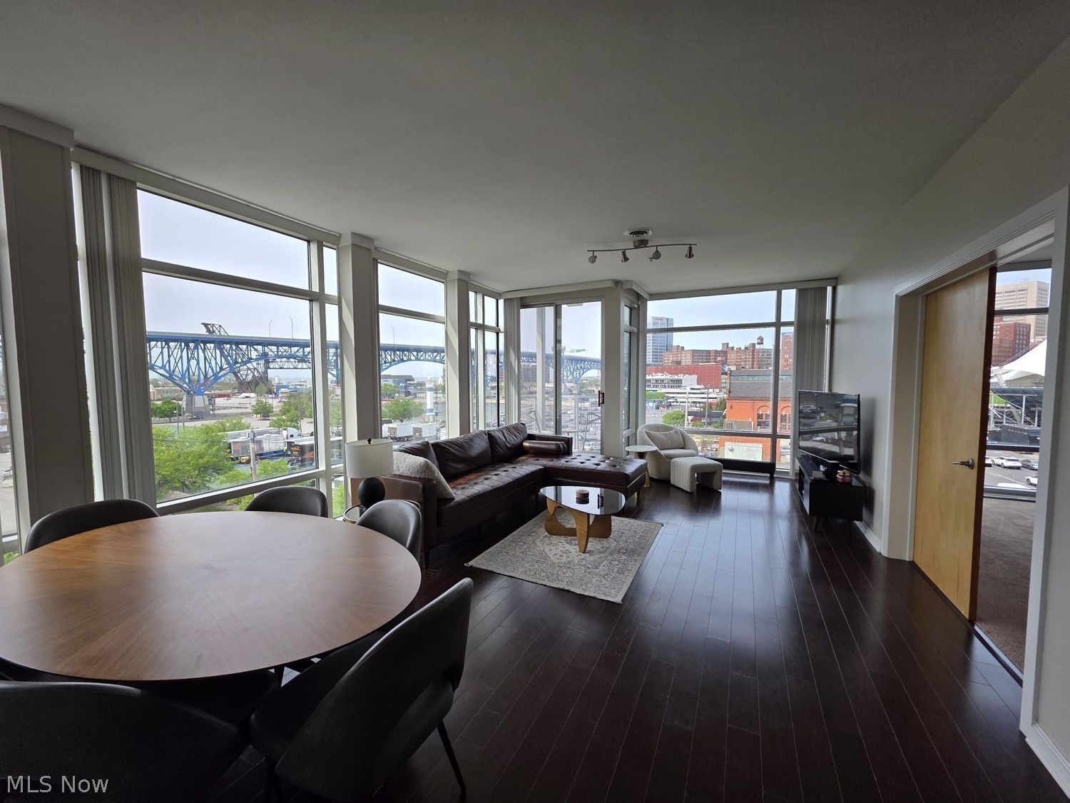 1237 Washington Ave unit 608 – photo 2