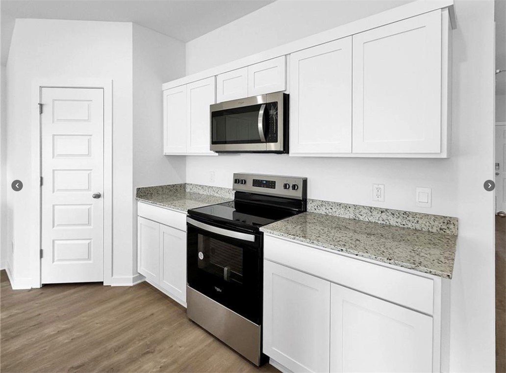 550 Riggs St – photo 3