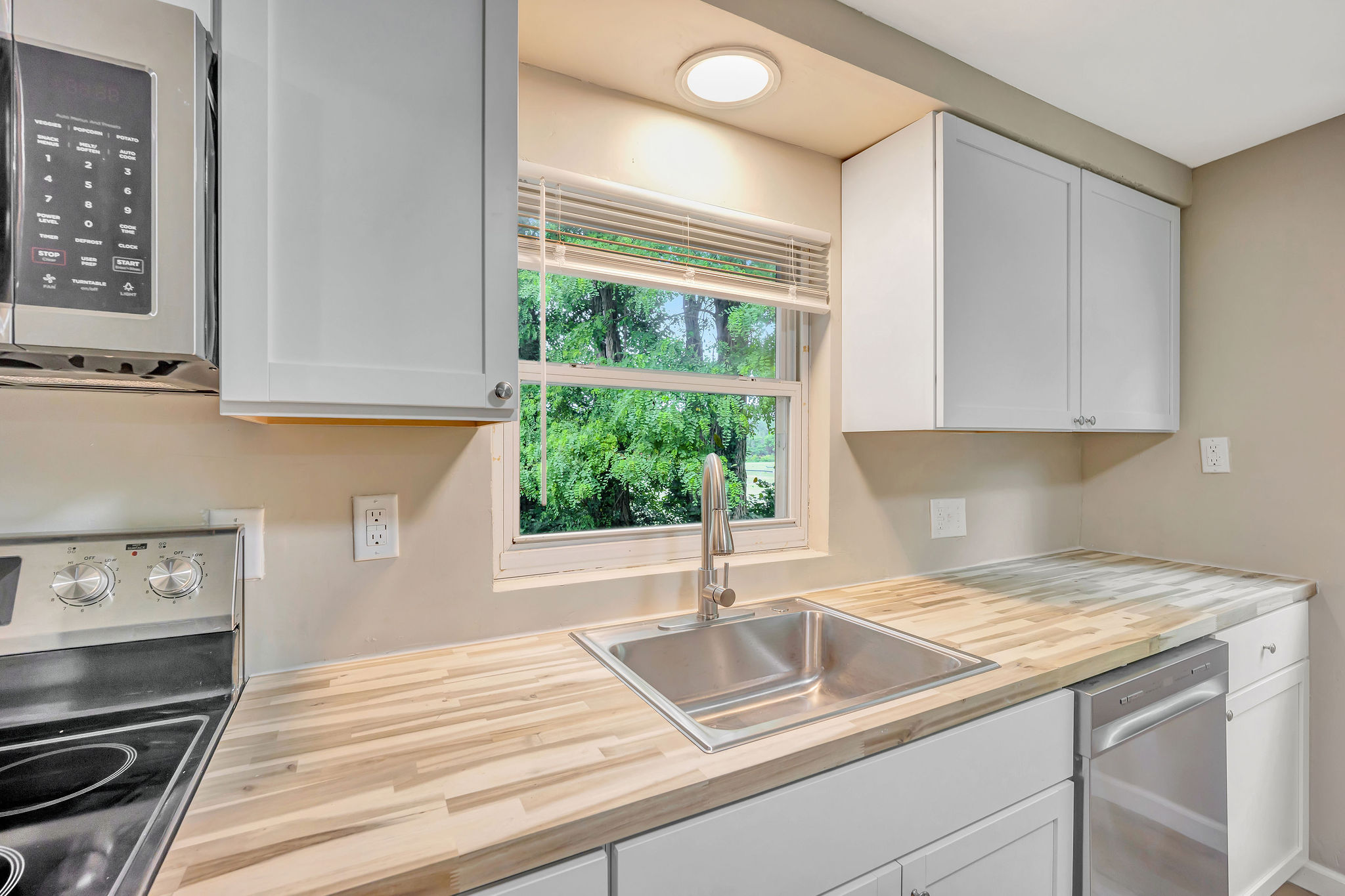 90 Miami St – photo 4
