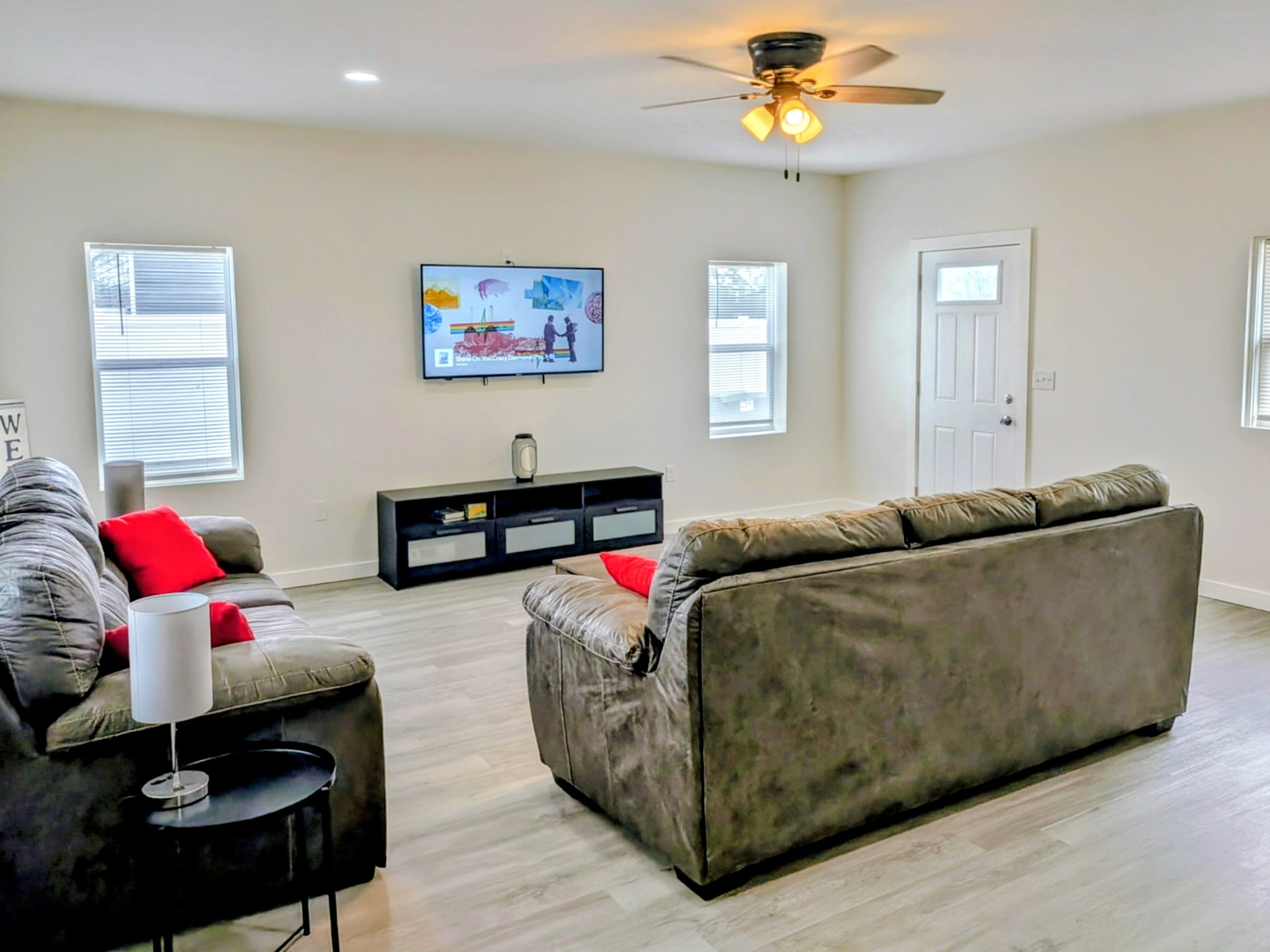 8910 Franklin Ave – photo 3
