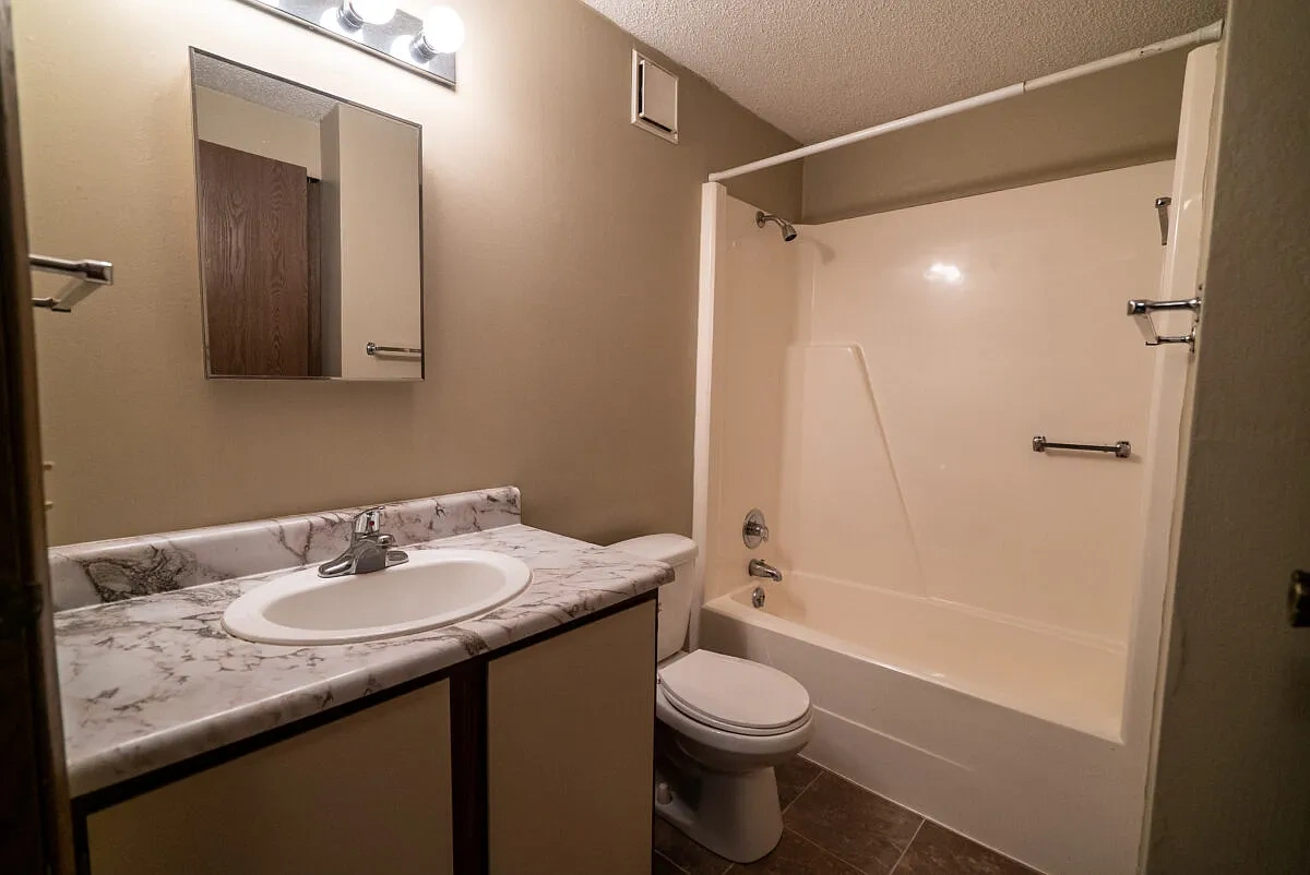 AIY Canton Apartments – photo 1