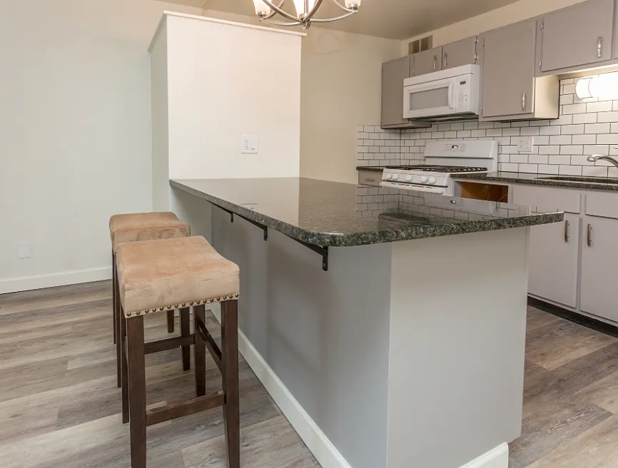 Seven Stories West Apartments – photo 4