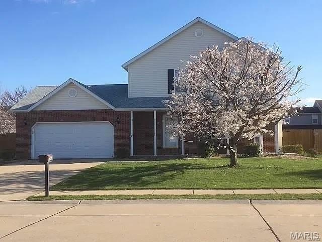 347 Logan Dr – photo 2