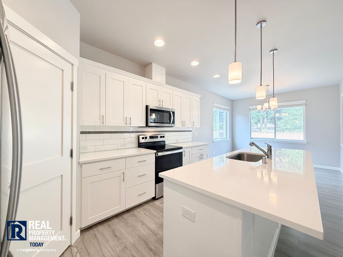 909 161st St Ct E – photo 4
