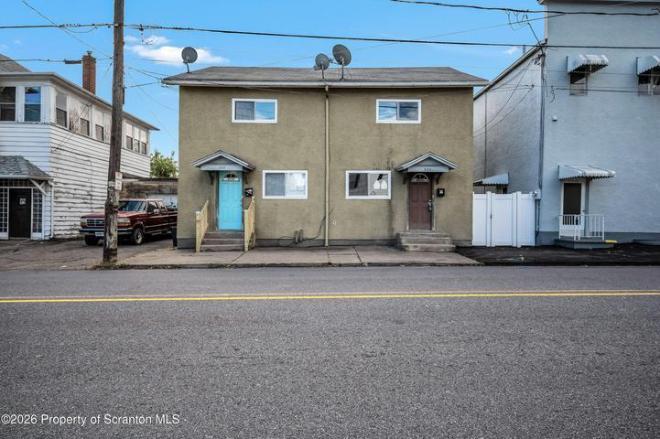 333 Oak St – photo 1