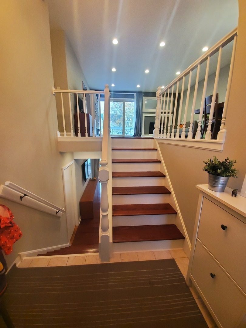940 Burgess Cir – photo 2