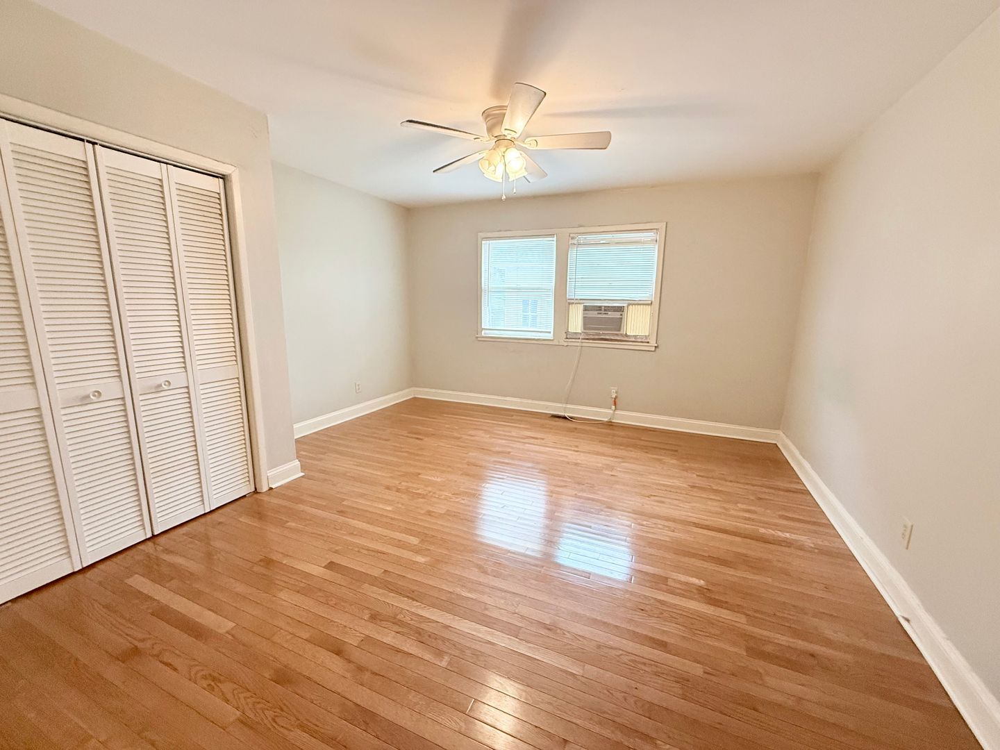 522 E Chestnut St unit Unit 1 – photo 5