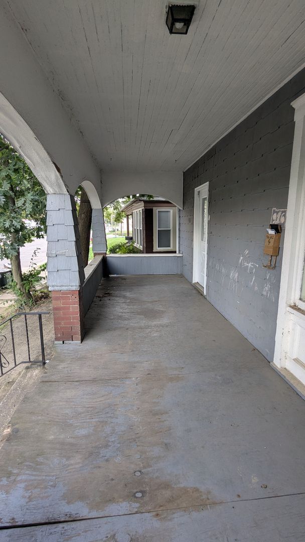 916 6th St NW unit 1 – photo 4