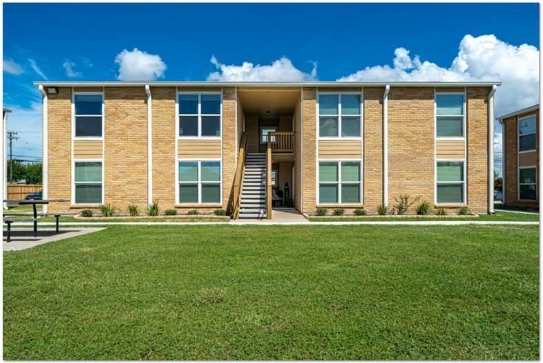 200 N Ave A unit 101 – photo 1