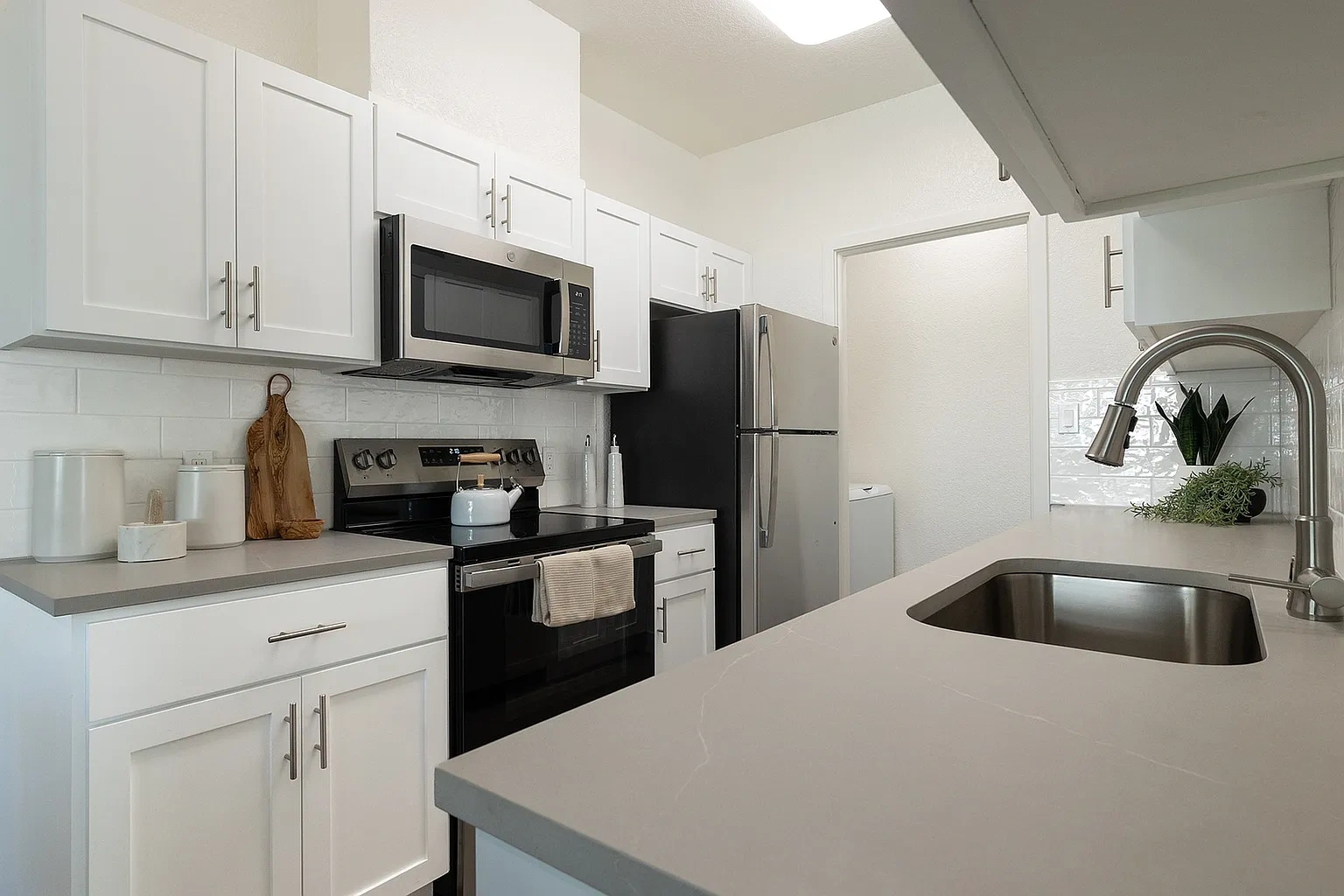 Amador Lakes Apartments – photo 2