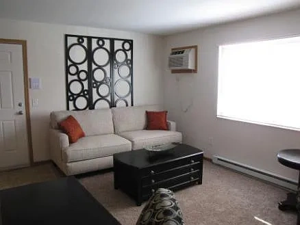 Courtyard Apartment Homes – photo 1