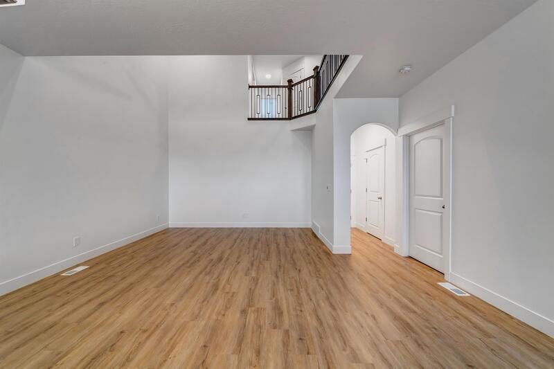 3904 Hardman Way – photo 4