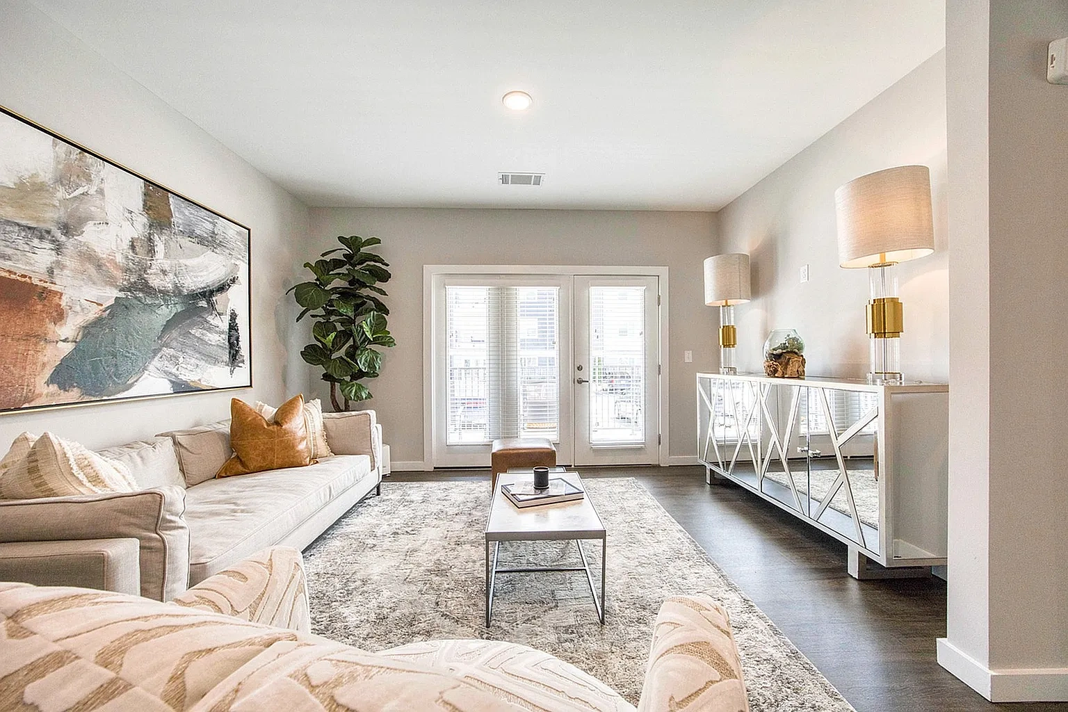 Landmark Apartments – photo 3