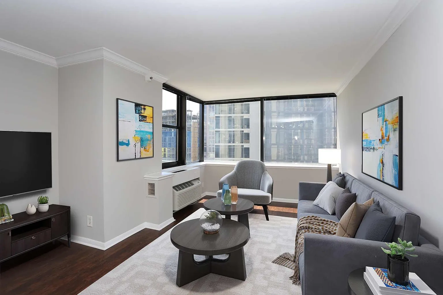 Arts Center Tower Apartments – photo 3