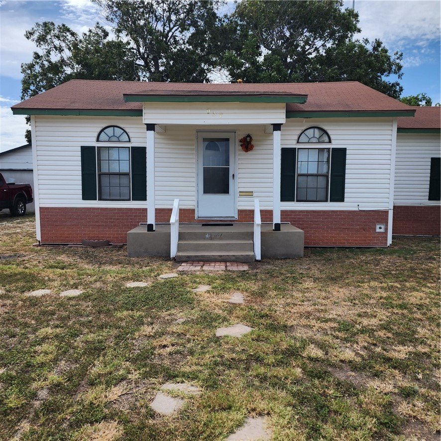937 Poth Ln – photo 1