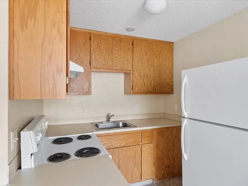 Lewis and Clark Apartments – photo 1