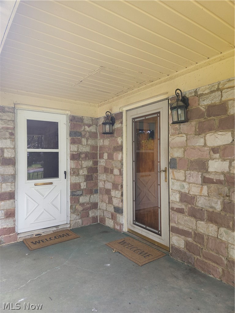 3251 Darrow Rd – photo 2