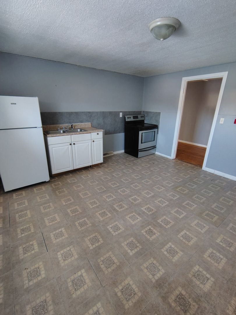 2703 Tremper Ave unit #4 – photo 1