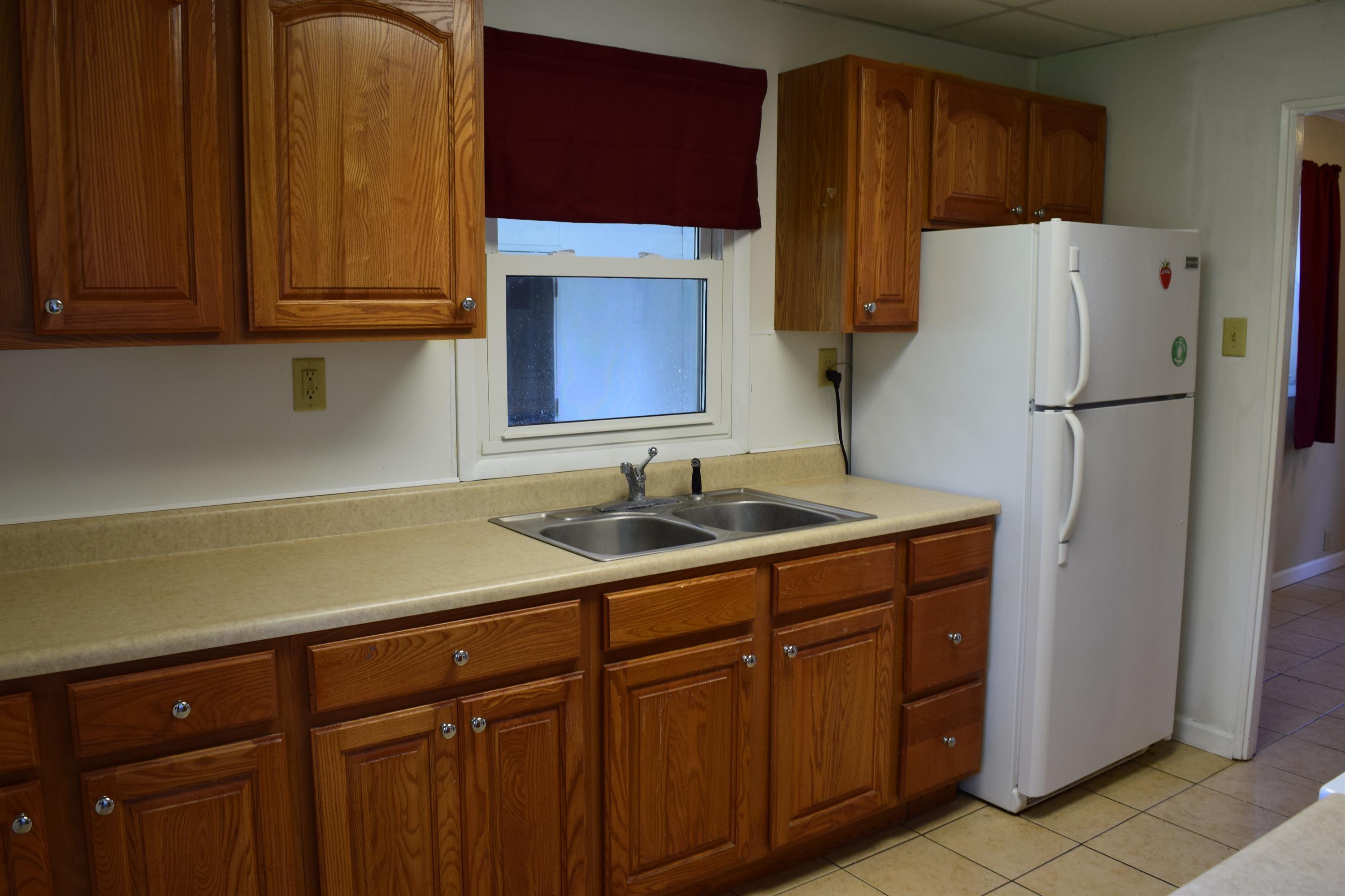 331 E Chestnut St – photo 4