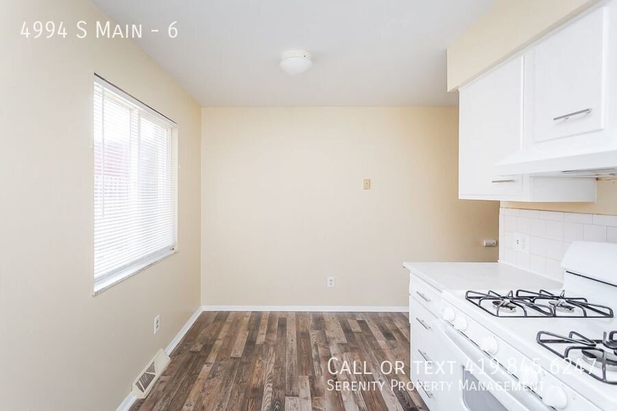 4994 Main St – photo 5