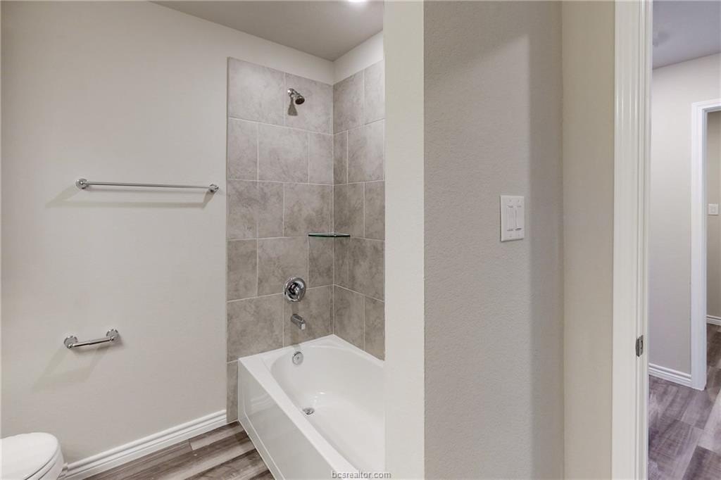 2043 Chief St – photo 2