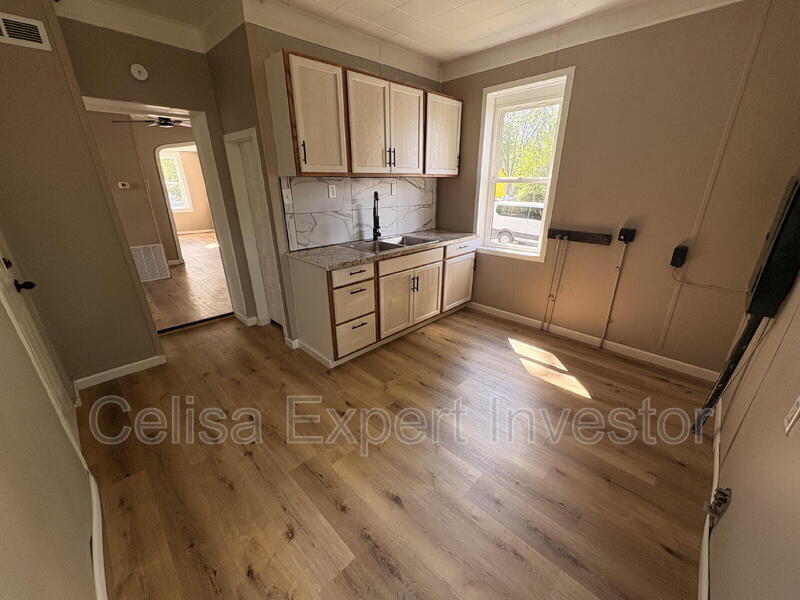 634 Walnut St – photo 4
