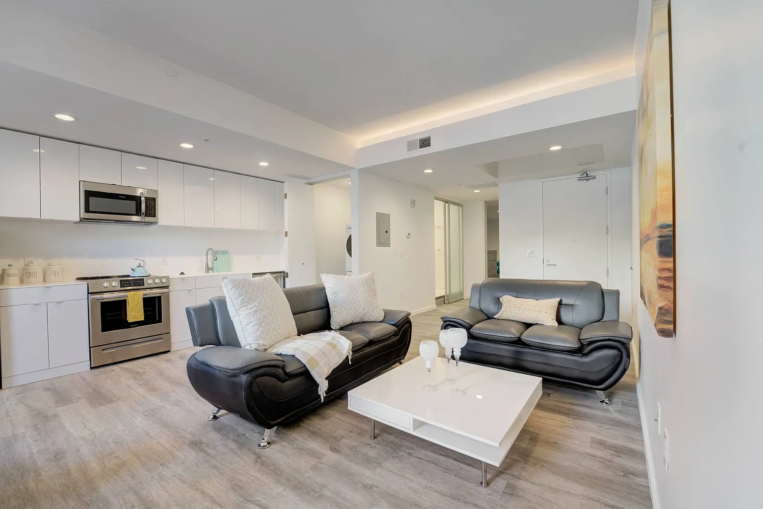 Lofts at 629 Euclid – photo 2