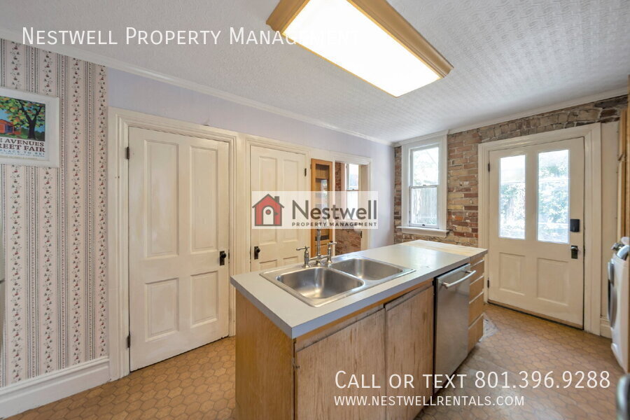 210 I St – photo 4