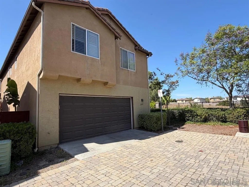 2297 Treetop Ln – photo 2